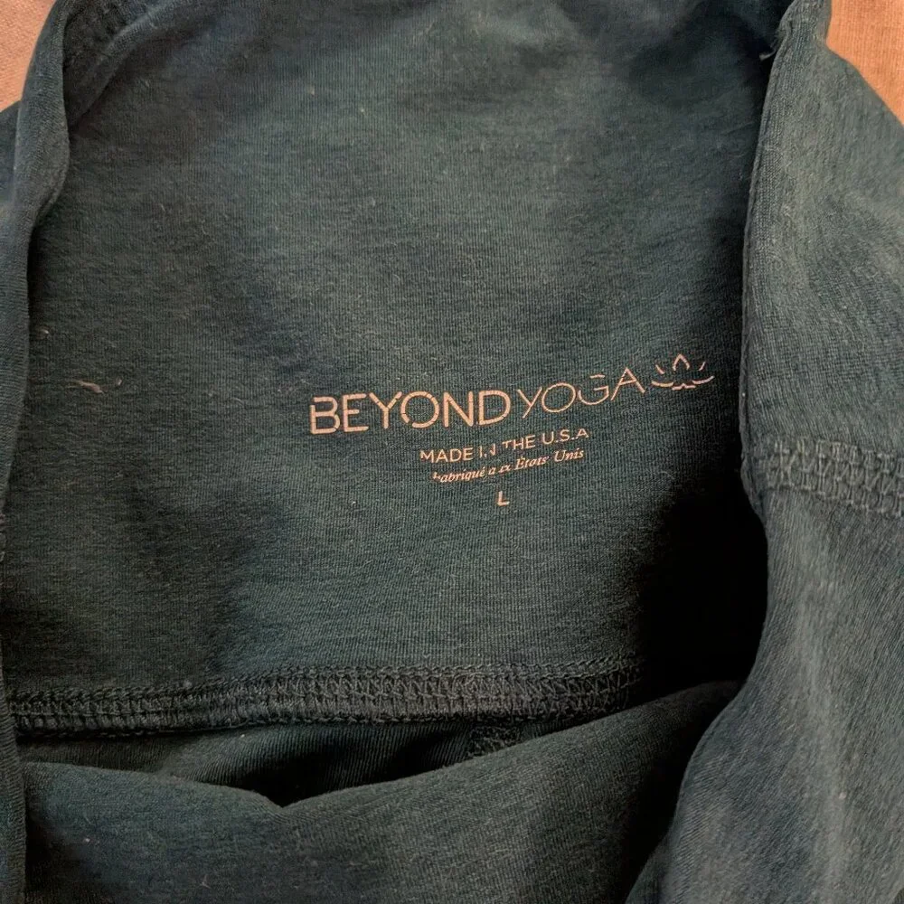 Beyond Yoga Spacedye Keep Pace 5" Short Teal Size L - Picture 2 of 3